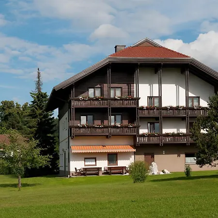 Penzion Hubertushof Latschach ober dem Faakersee