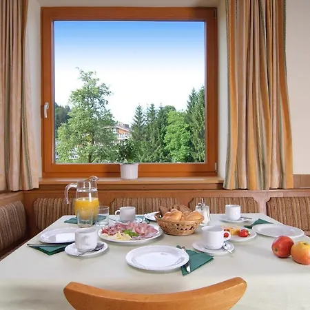 Hubertushof 3*