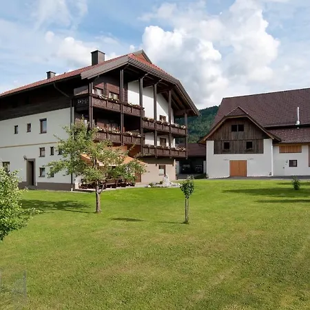 Hubertushof Penzion Latschach ober dem Faakersee